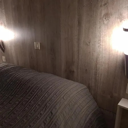 ホテル Logis - Le Neptune & Restaurant カイユー・シュル・メール