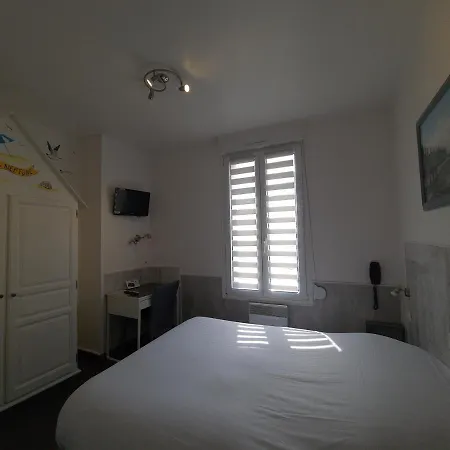 Logis - Le Neptune & Restaurant カイユー・シュル・メール