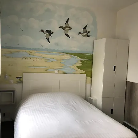 Logis - Le Neptune & Restaurant ホテル 2*