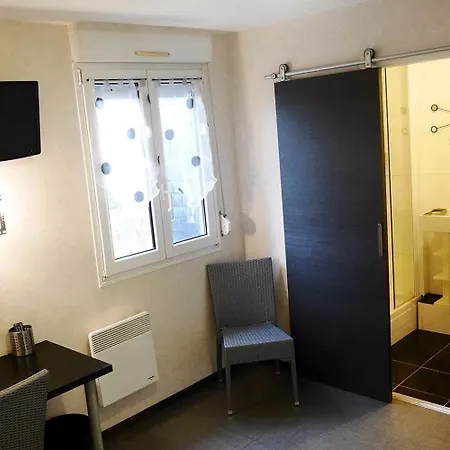 Logis - Le Neptune & Restaurant カイユー・シュル・メール