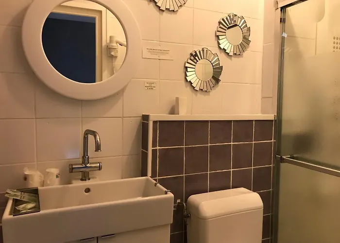 Logis - Le Neptune & Restaurant 酒店 2*