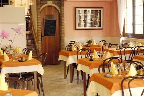 Logis - Le Neptune & Restaurant 2* 滨海卡约