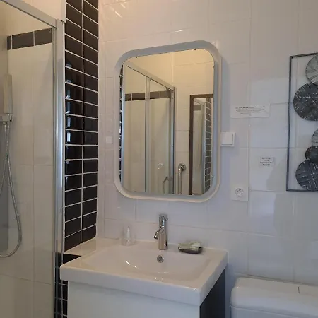 Logis - Le Neptune & Restaurant Отель Кайё-сюр-Мер