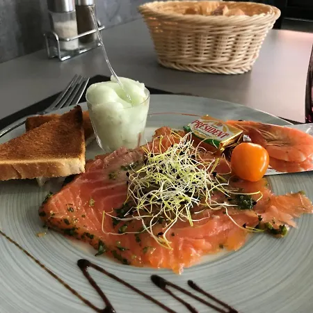 Logis - Le Neptune & Restaurant מלון 2*
