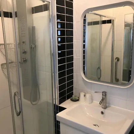 Logis - Le Neptune & Restaurant Отель