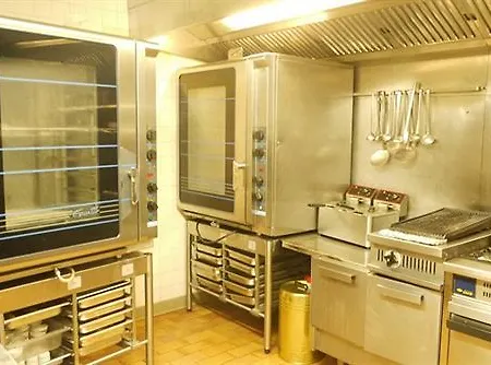 Logis - Le Neptune & Restaurant Отель Кайё-сюр-Мер