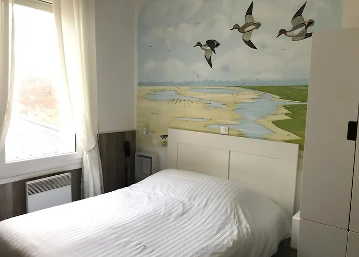 Hotel Logis - Le Neptune & Restaurant 2*