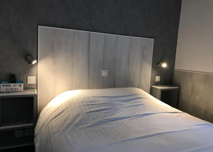 Logis - Le Neptune & Restaurant Hotel 2*