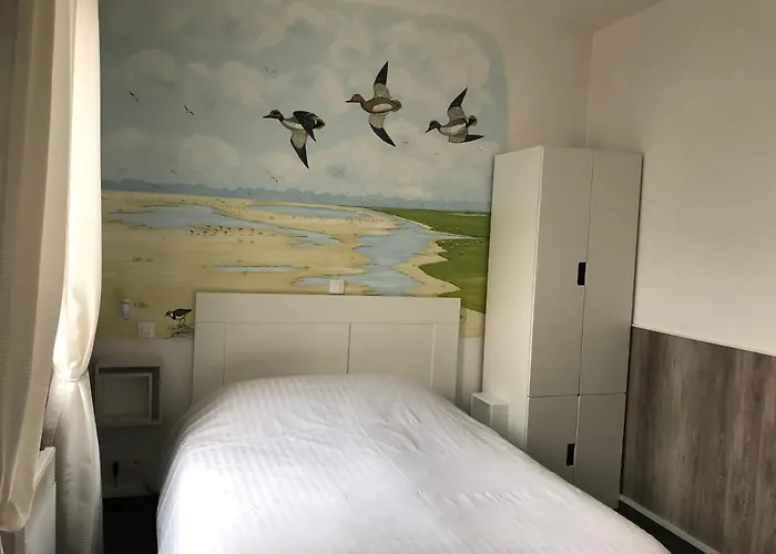 Logis - Le Neptune & Restaurant Hotel 2*