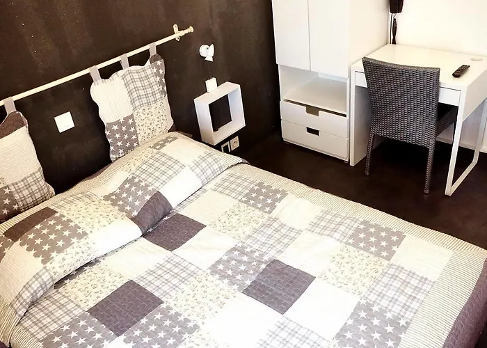 Logis - Le Neptune & Restaurant Hotel 2*