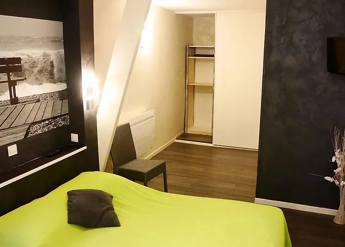 Logis - Le Neptune & Restaurant Hotel 2*