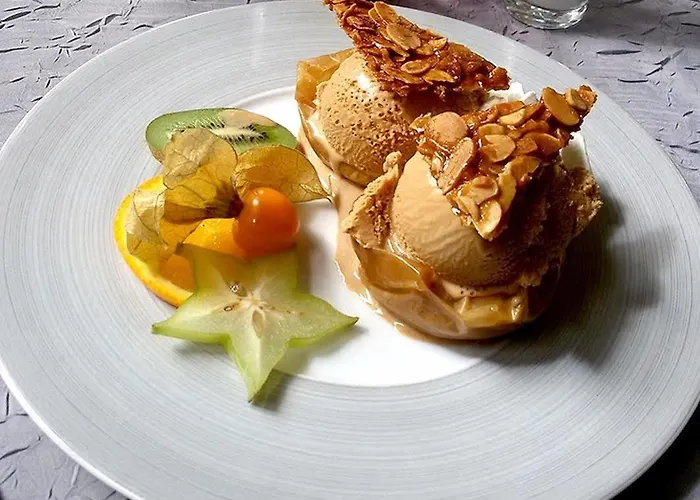 Hotel Logis - Le Neptune & Restaurant 2*