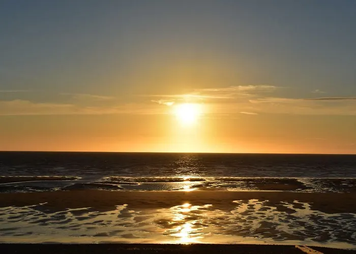 Logis - Le Neptune & Restaurant Hotel 2*